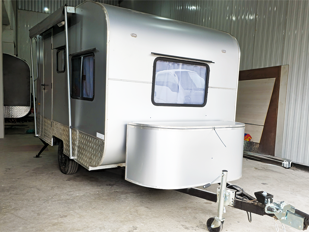 Trailer 310
